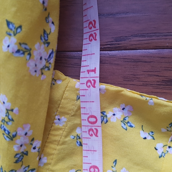 GAP Women's Yellow Floral Button Down Shirt Size M - Picture 9 of 16